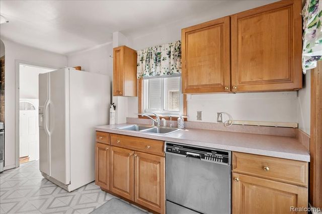3045 Dudley Street, Dearborn, MI 48124