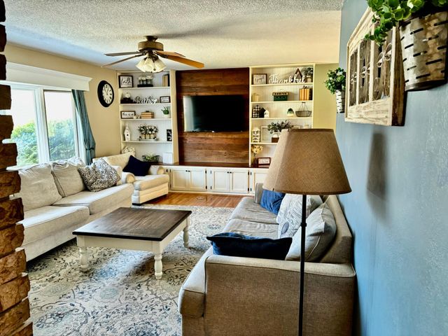 406 Robin Road, Albert Lea, MN 56007