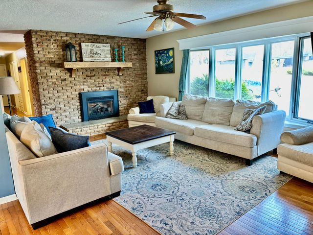 406 Robin Road, Albert Lea, MN 56007