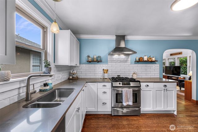 2433 Lafayette Street, Bellingham, WA 98225