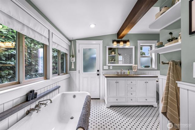2433 Lafayette Street, Bellingham, WA 98225