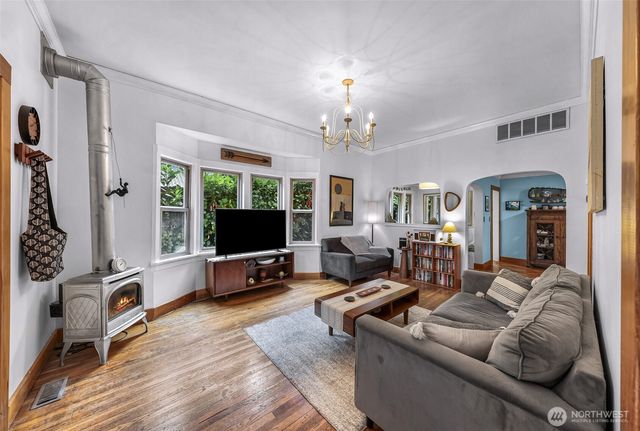 2433 Lafayette Street, Bellingham, WA 98225