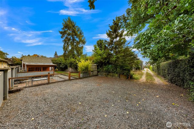 2433 Lafayette Street, Bellingham, WA 98225