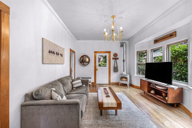 2433 Lafayette Street, Bellingham, WA 98225