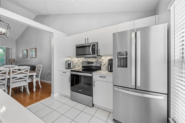 4240 BREEZEWAY BOULEVARD 321, Sarasota, FL 34238