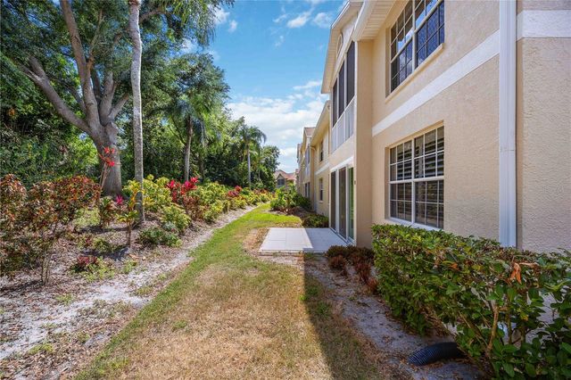4240 BREEZEWAY BOULEVARD 321, Sarasota, FL 34238