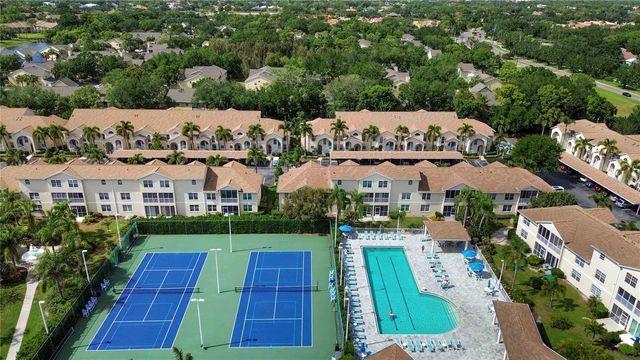 4240 BREEZEWAY BOULEVARD 321, Sarasota, FL 34238