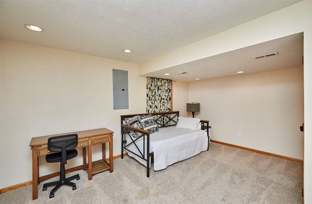 2603 NW 157th Street, Clive, IA 50325