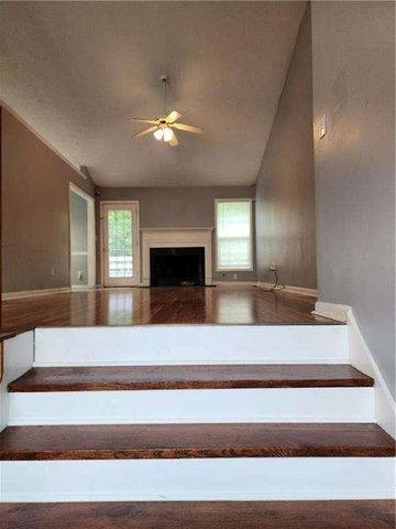 1158 Olde Hinge Way, Snellville, GA 30078