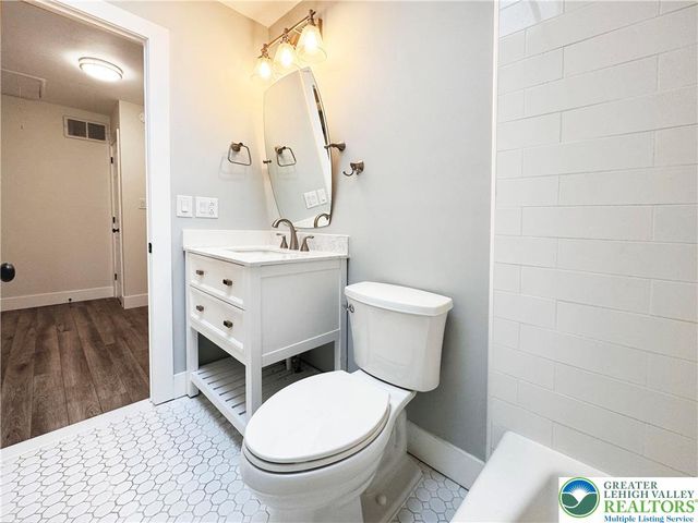 190 Front Street, Hellertown Boro, PA 18055