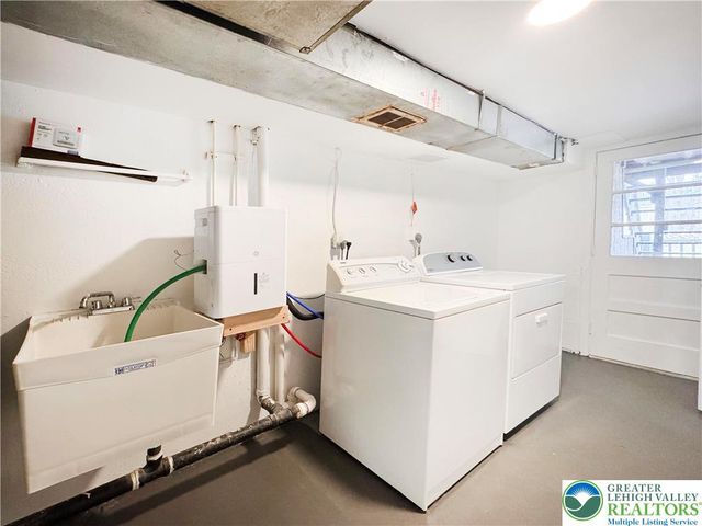 190 Front Street, Hellertown Boro, PA 18055