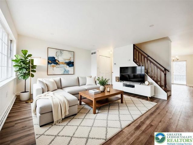 190 Front Street, Hellertown Boro, PA 18055