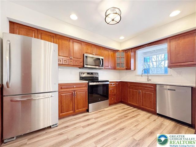 190 Front Street, Hellertown Boro, PA 18055