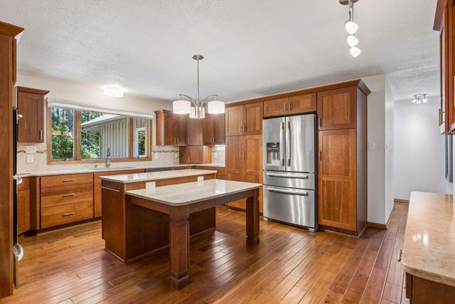 882 Willow Ridge 1, Hudson, WI 54016