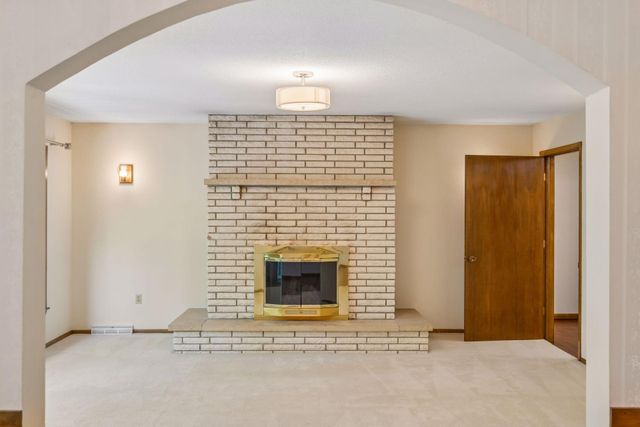 882 Willow Ridge 1, Hudson, WI 54016