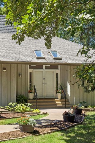 882 Willow Ridge 1, Hudson, WI 54016