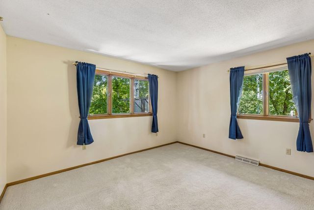 882 Willow Ridge 1, Hudson, WI 54016