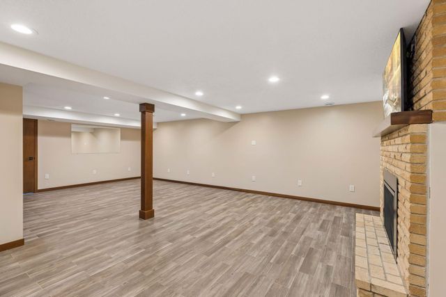 882 Willow Ridge 1, Hudson, WI 54016
