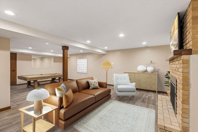 882 Willow Ridge 1, Hudson, WI 54016