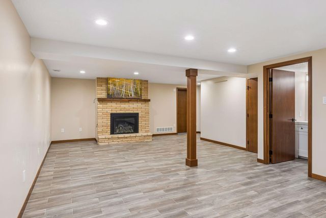 882 Willow Ridge 1, Hudson, WI 54016