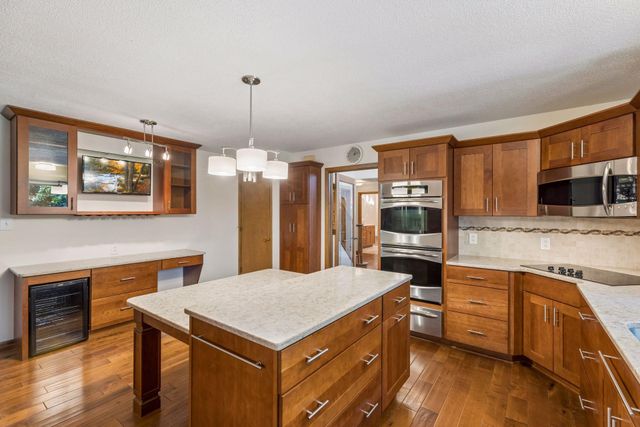 882 Willow Ridge 1, Hudson, WI 54016