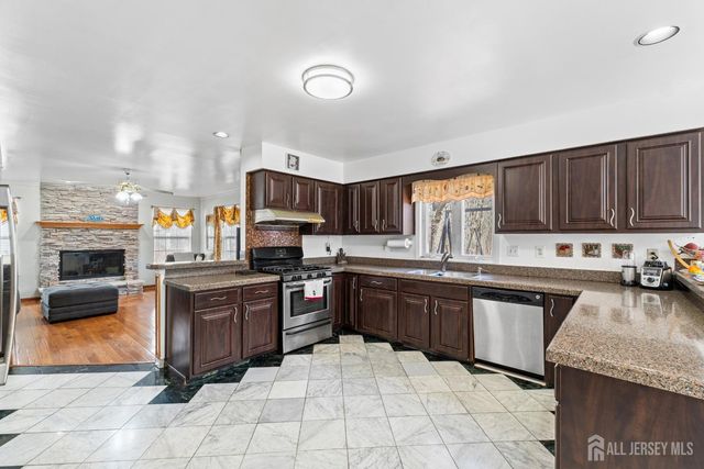 35 Trish Court, Old Bridge, NJ 08857