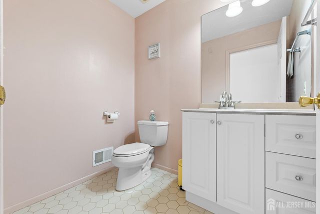 35 Trish Court, Old Bridge, NJ 08857