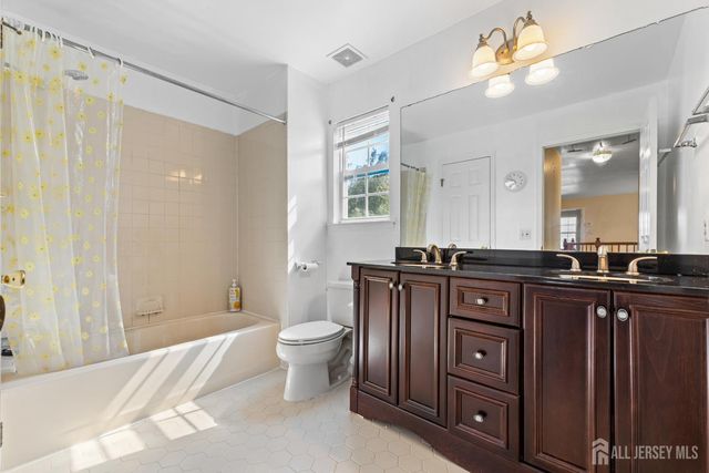 35 Trish Court, Old Bridge, NJ 08857