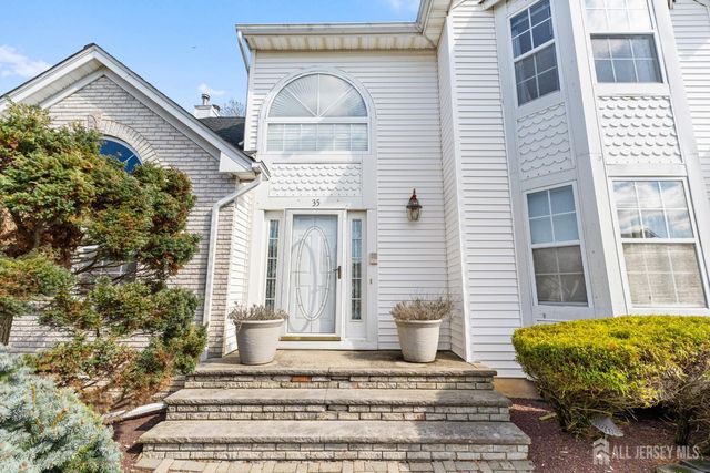 35 Trish Court, Old Bridge, NJ 08857