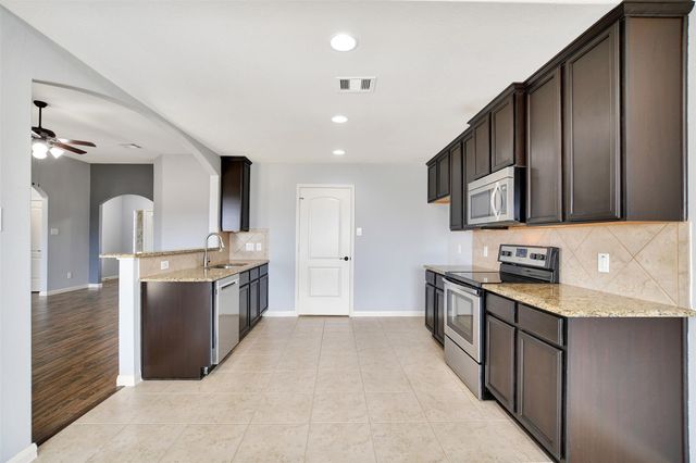 18778 Maverick Ranch Road E, Magnolia, TX 77355