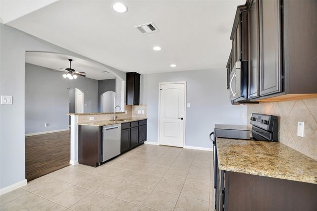 18778 Maverick Ranch Road E, Magnolia, TX 77355