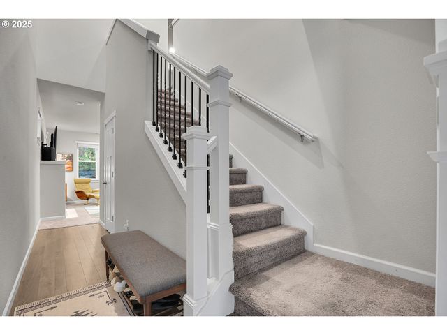 1483 19TH Ave, Forest Grove, OR 97116