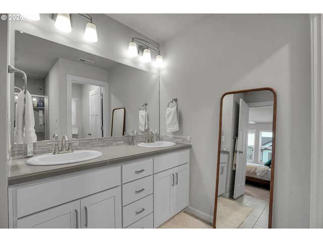 1483 19TH Ave, Forest Grove, OR 97116