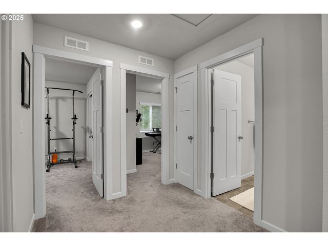 1483 19TH Ave, Forest Grove, OR 97116