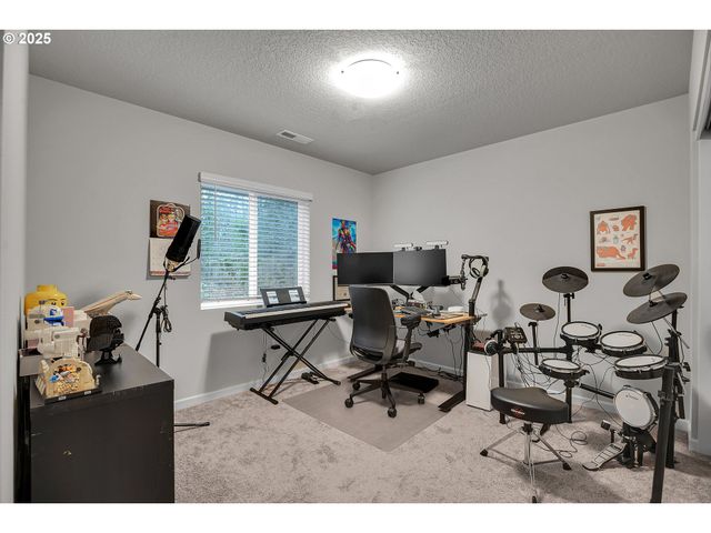 1483 19TH Ave, Forest Grove, OR 97116