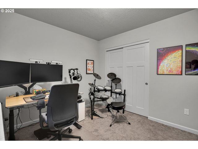 1483 19TH Ave, Forest Grove, OR 97116