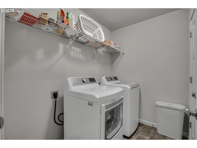 1483 19TH Ave, Forest Grove, OR 97116