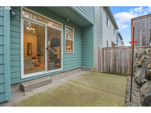 1483 19TH Ave, Forest Grove, OR 97116