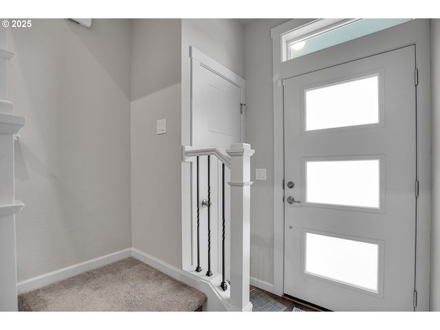 1483 19TH Ave, Forest Grove, OR 97116