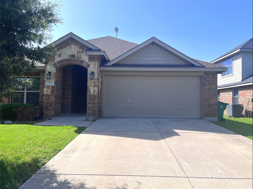 202 Valley View Drive, Waxahachie, TX 75167