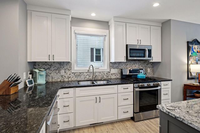 412 15th Avenue SW, Rochester, MN 55902