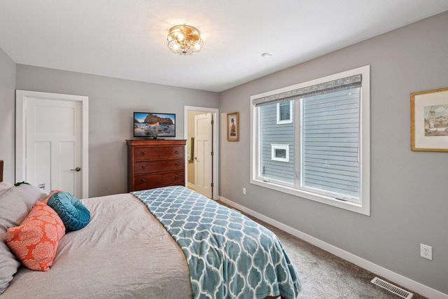 412 15th Avenue SW, Rochester, MN 55902