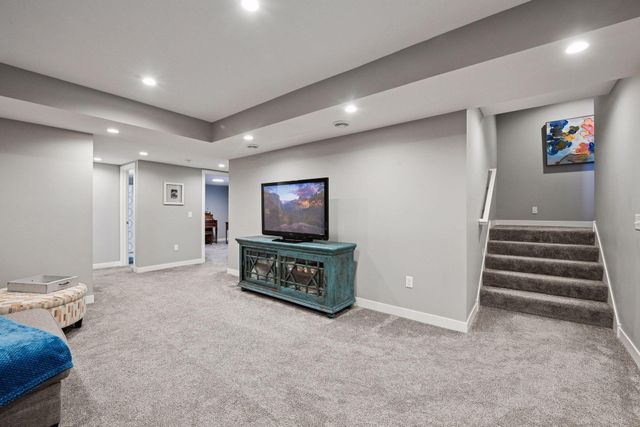 412 15th Avenue SW, Rochester, MN 55902