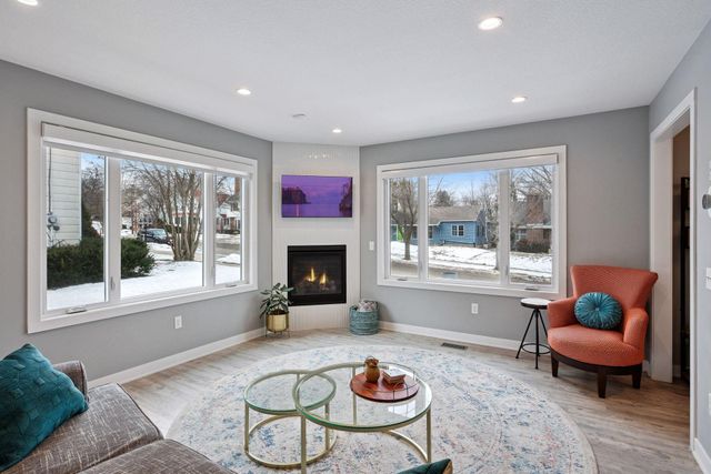 412 15th Avenue SW, Rochester, MN 55902