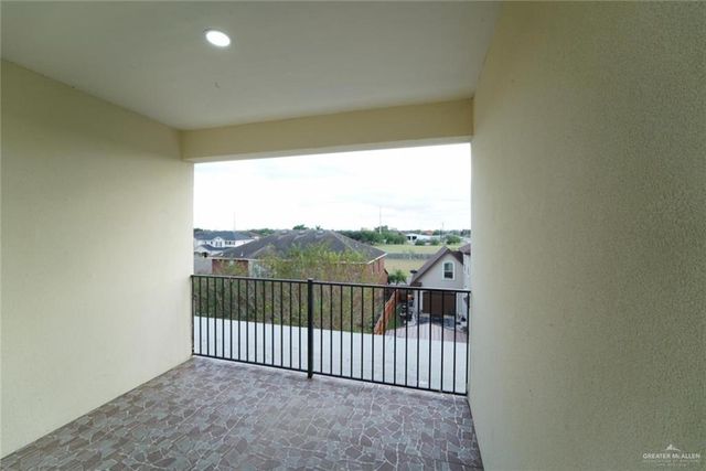 3302 S Sugar Road J, Edinburg, TX 78539