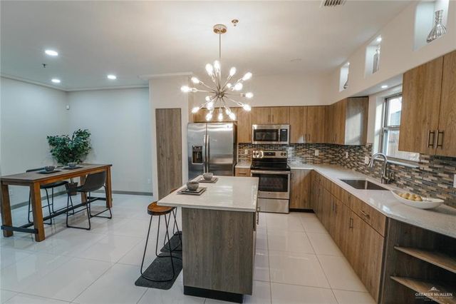 3302 S Sugar Road J, Edinburg, TX 78539