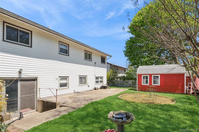 6 Clarke Street, Brentwood, NY 11717