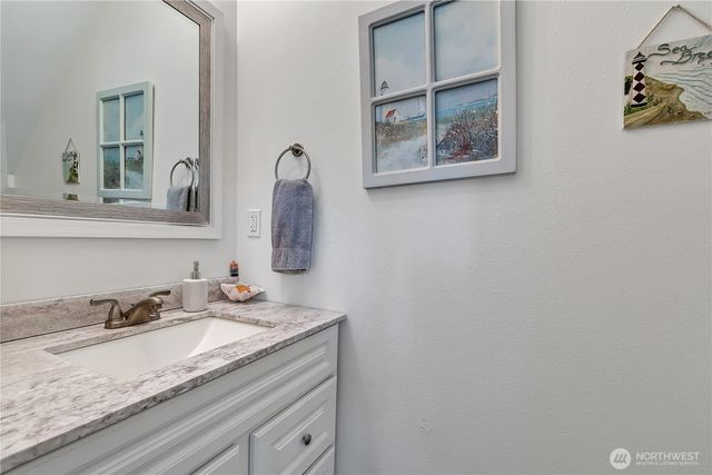 929 Discovery Avenue SE, Ocean Shores, WA 98569