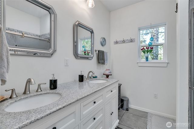 929 Discovery Avenue SE, Ocean Shores, WA 98569