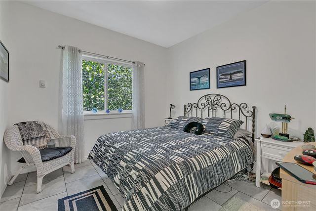 929 Discovery Avenue SE, Ocean Shores, WA 98569